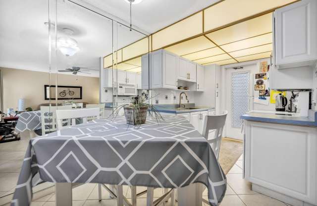 224 Hibiscus Avenue - 224 Hibiscus Avenue, Lauderdale-by-the-Sea, FL 33308