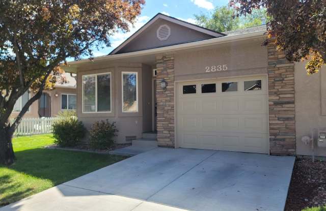 Move-in Ready 2-Bed, 2-Bath Townhome in Desirable Garden Grove Subdivision photos photos