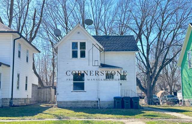 Spacious 3+ bedroom house $825 photos photos