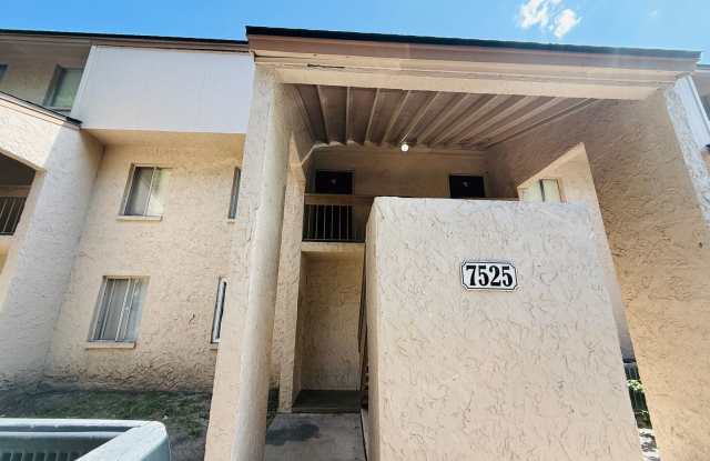 Charming 3 bedroom 1.5 bath condo for rent Gallery 1