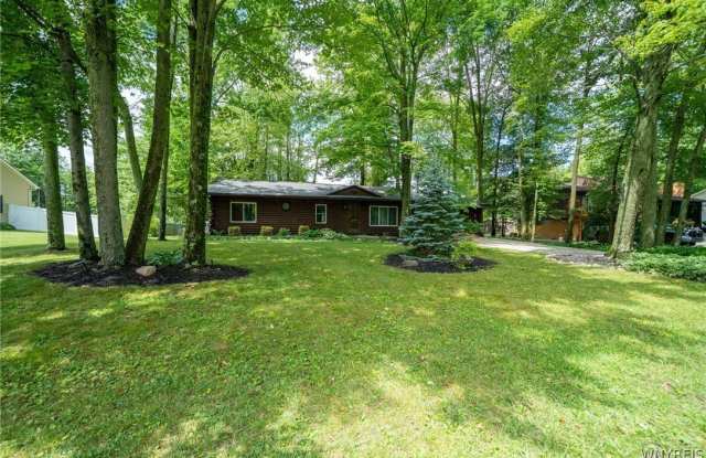 8376 Cobblestone Court Gallery 3