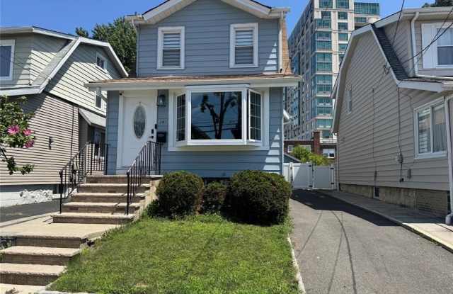 391 Columbia Avenue photos photos