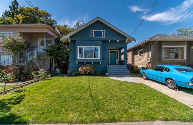1225 Pearl Street - 3 bedroom | 1.5 bath | Single family home Gallery 1