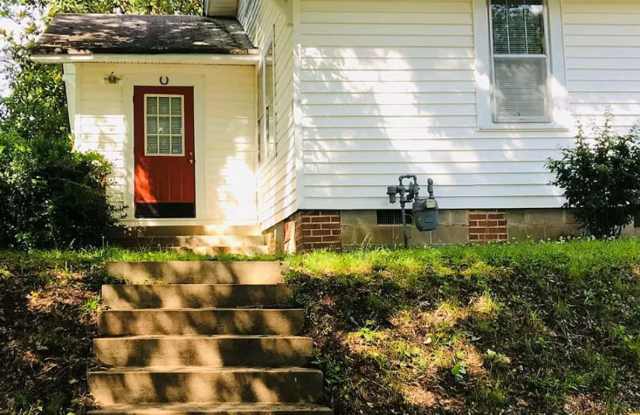 1045 MACON HWY | 4 BED 2 BATH + BONUS ROOM AND STORAGE photos photos