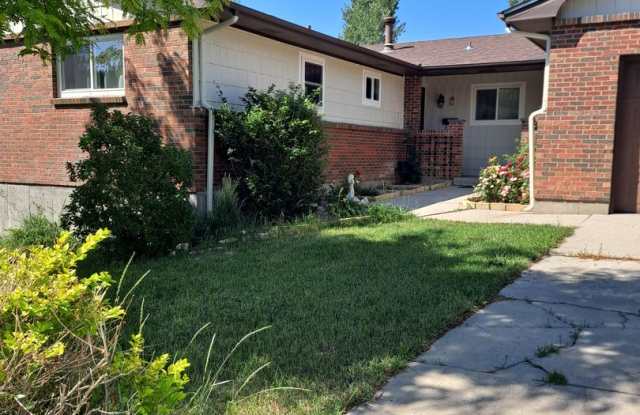 ALL PROSPECTIVE TENANTS MUST SUBMIT A $58 NON-REFUNDABLE APPLICATION FEE PER APPLICANT ONLINE AND BE PRE-QUALIFIED PRIOR TO ANY SHOWINGS photos photos
