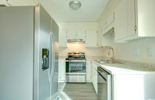 2225 Golf Road Southwest photos photos