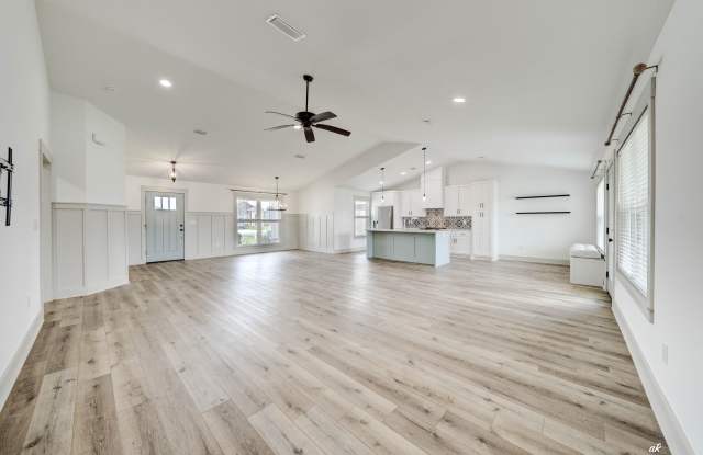 3800 Redbud Way Gallery 4