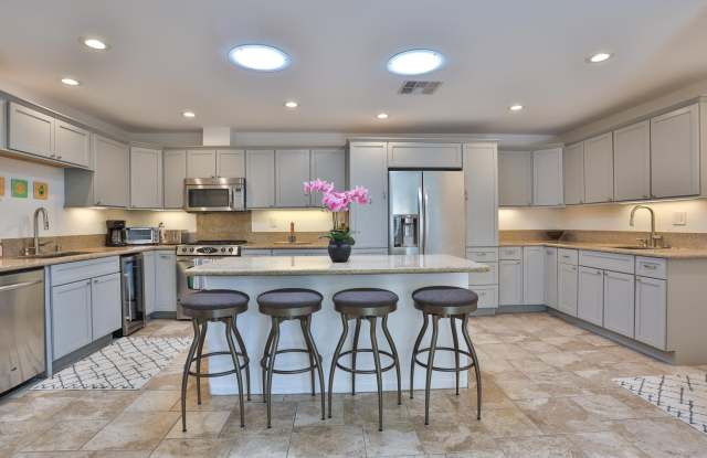 1421 Sunflower Circle N Gallery 4