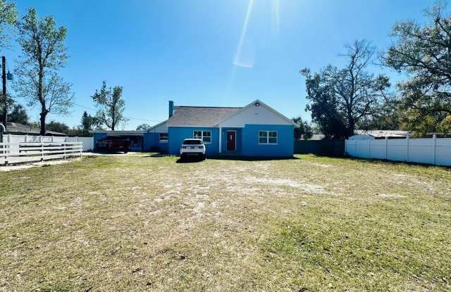 6804 BARRY Road Gallery 1
