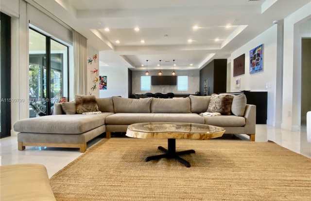 513 Palm Drive photos photos