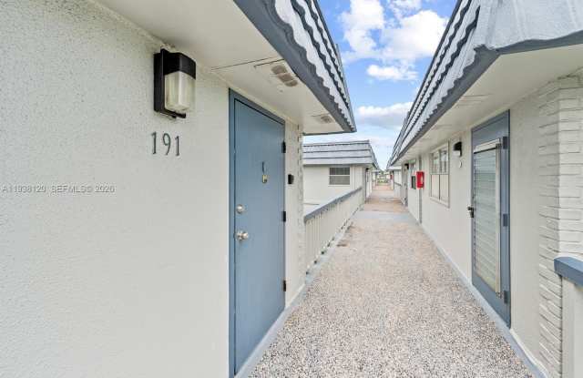 191 Tuscany C photos photos