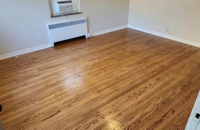 5509 Fenwick Avenue Gallery 2