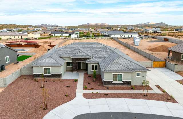 Luxury Estate on 1+ Acre | 6 Beds, Mountain Views & 4-Car Garage photos photos