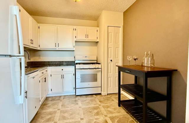 5225 POOKS HILL RD #708S Gallery 2