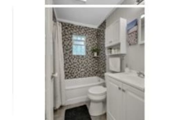548 E Maplehurst St - 548 East Maplehurst Avenue, Ferndale, MI 48220