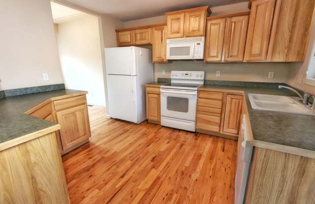 Large Townhome Gallery 4