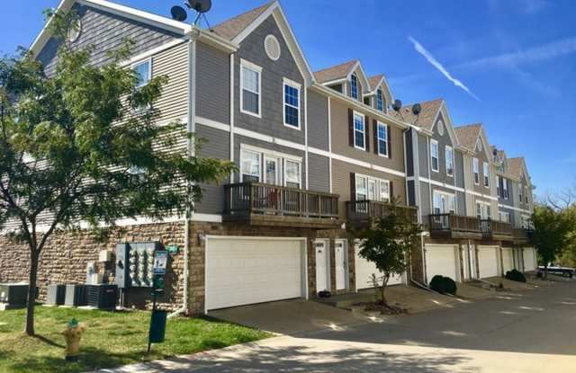 2 Bedroom 2 Bathroom Town House - End Unit photos photos