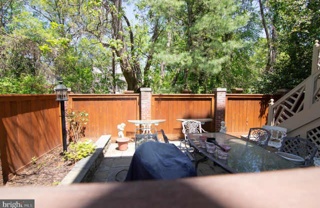 6656 HAMPTON PARK COURT Gallery 4