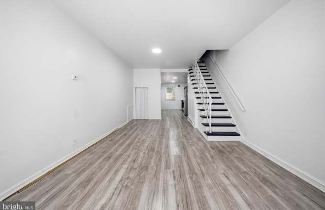 2062 E STELLA Street Gallery 4