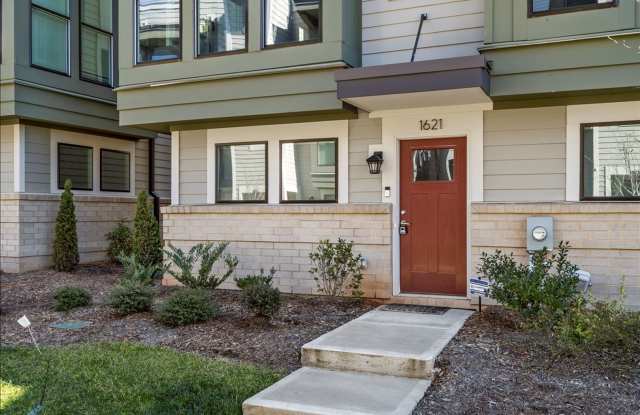 West side living close to Uptown! photos photos