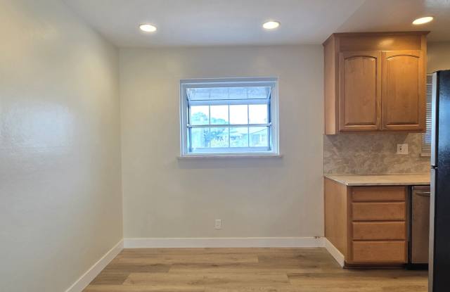 Spacious Split Level Home, Wood Floors, Fresh Paint, Nice Backyard, Great Location! Gallery 4