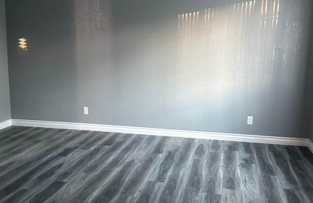 Luxurious 3-Bedroom Home with Detached Garage and New Updates in San Bernardino photos photos