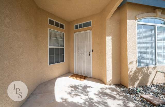 Clovis 3BR/2BA Home with New A/C, Covered Patio & Gardener Included Gallery 4