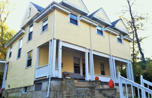 4 bedroom, 2 bath Home: Available July 2027! Gallery 1