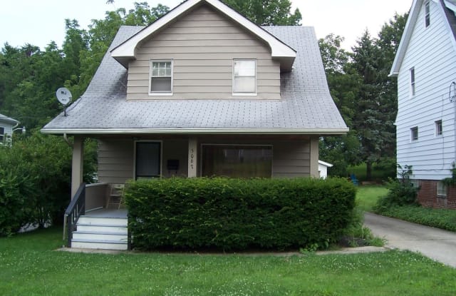5067 Greenhurst Dr. - 5067 Greenhurst Drive, Maple Heights, OH 44137