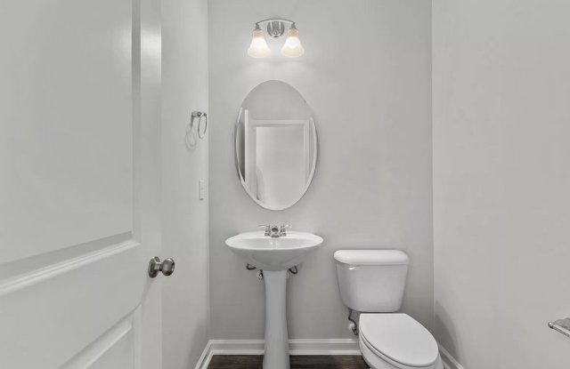 Room in 3 Bedroom Townhome at Summer Violet Ln photos photos