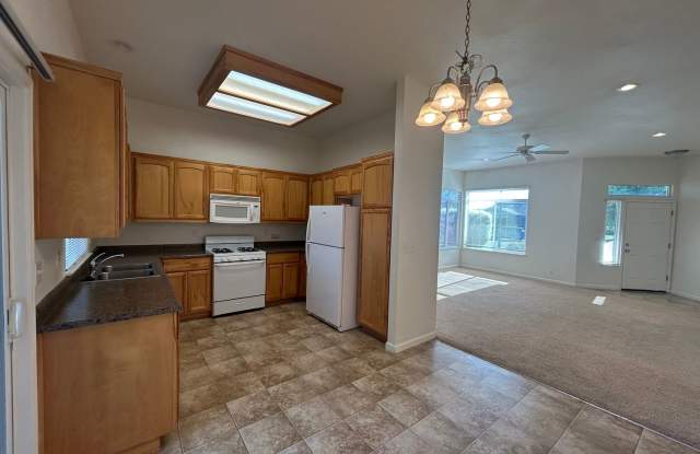 Beautiful 3-Bedroom Home Near Table Mountain Golf Course – Perfect for Commuters! Gallery 4