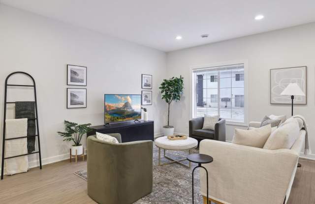3 Bedroom Town Home Gallery 4