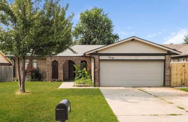 1018 Arlington Drive photos photos