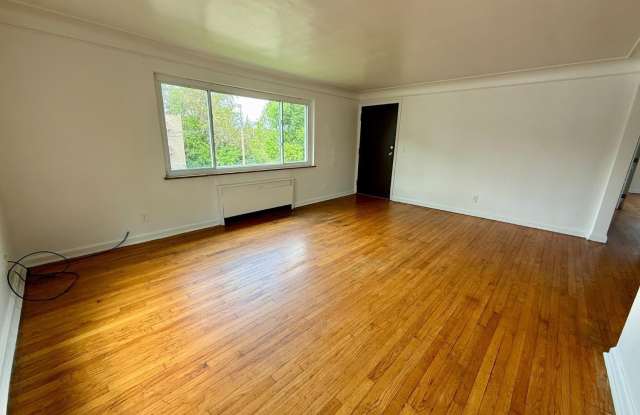5510 Newfield Avenue Gallery 3