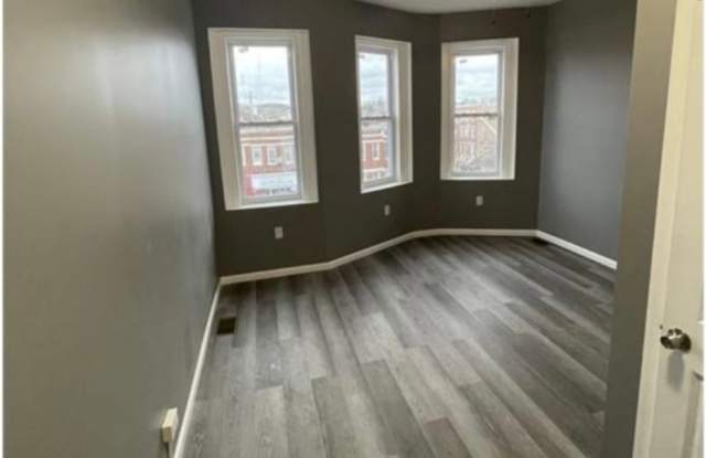 1839 W North Ave photos photos