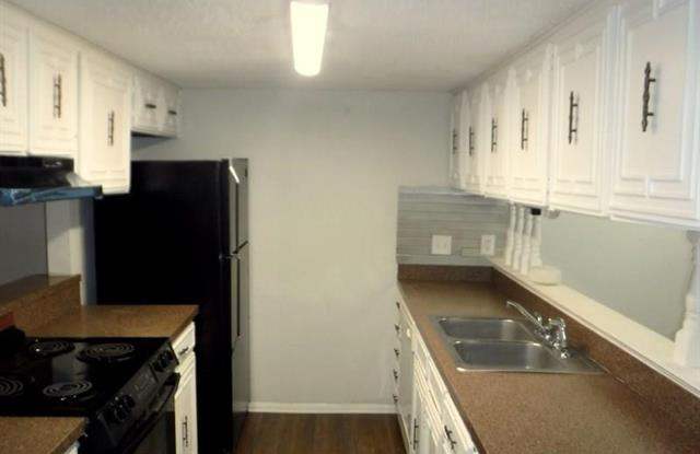 2327 Overland Lane Gallery 3