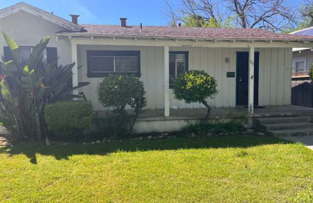Available Now!! Delightful 1 bedroom, 1 bath Cottage Located near MJC East Campus!!! W/D Hookups! photos photos