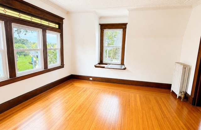 Large Multi Family Home Gallery 4