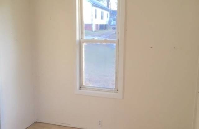 906 Oval St. photos photos