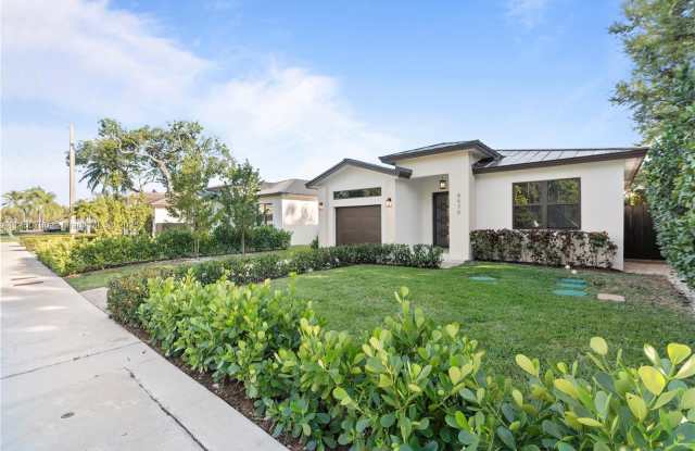 8550 SW 198th St photos photos