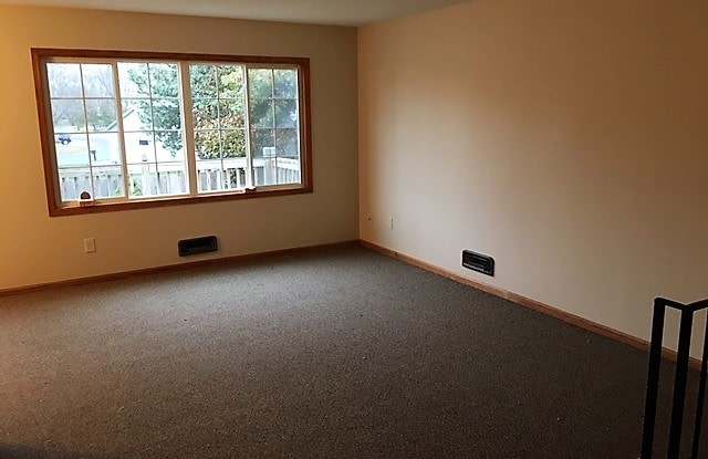 10340 Nathan Ln N Gallery 2