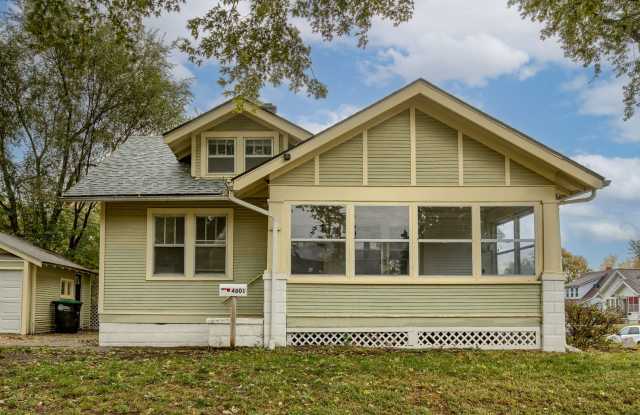 3 Bedroom on Fontenelle! - 4801 Fontenelle Boulevard, Omaha, NE 68111