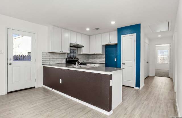 13528 Barton Cove Gallery 3