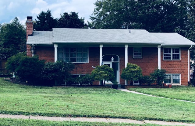 7208 VAN NESS COURT - 7208 Van Ness Court, McLean, VA 22101