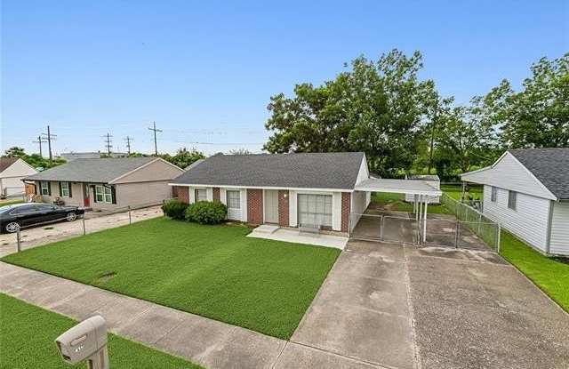 416 GERRIE Court Gallery 2