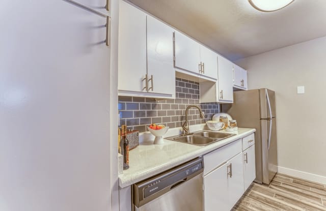 Las Brisas Apartment Homes Gallery 3