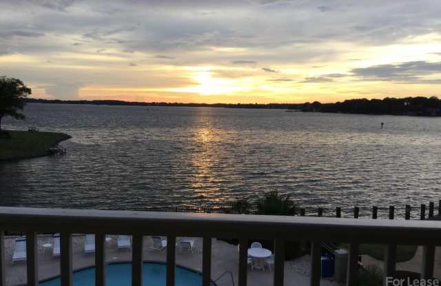 18601 Vineyard Point Lane Gallery 2