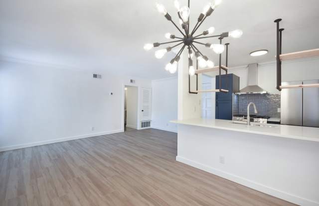 3431 N Hills Dr photos photos