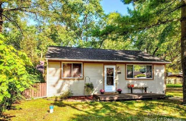 8570 Orchard Road - 8570 Orchard Road, Washtenaw County, MI 48169 8570 Orchard Road - 8570 Orchard Road, Washtenaw County, MI 48169