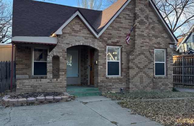 Located in Wolfin!!!!4 bedrooms plus studio apt in back!!! photos photos